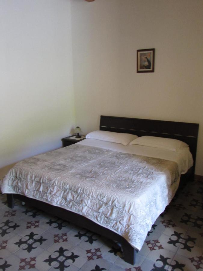 Antico Palazzo Bed and Breakfast Giardini-Naxos Buitenkant foto