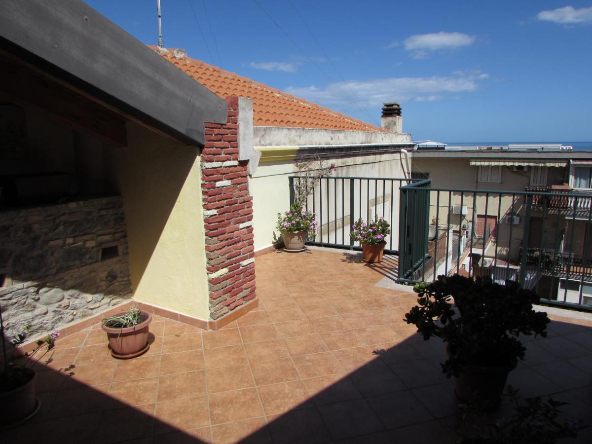 Antico Palazzo Bed and Breakfast Giardini-Naxos Buitenkant foto